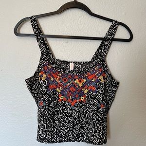 Xhiliration Patterned Embroidered Cropped Tank Top